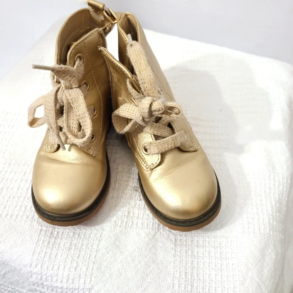Cat & Jack Kids Toddler Girls Child Size 6 Gold Shoes Boots Cute‎ Fashionable